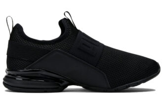 (WMNS) Axelion Slip-On “Triple Black”